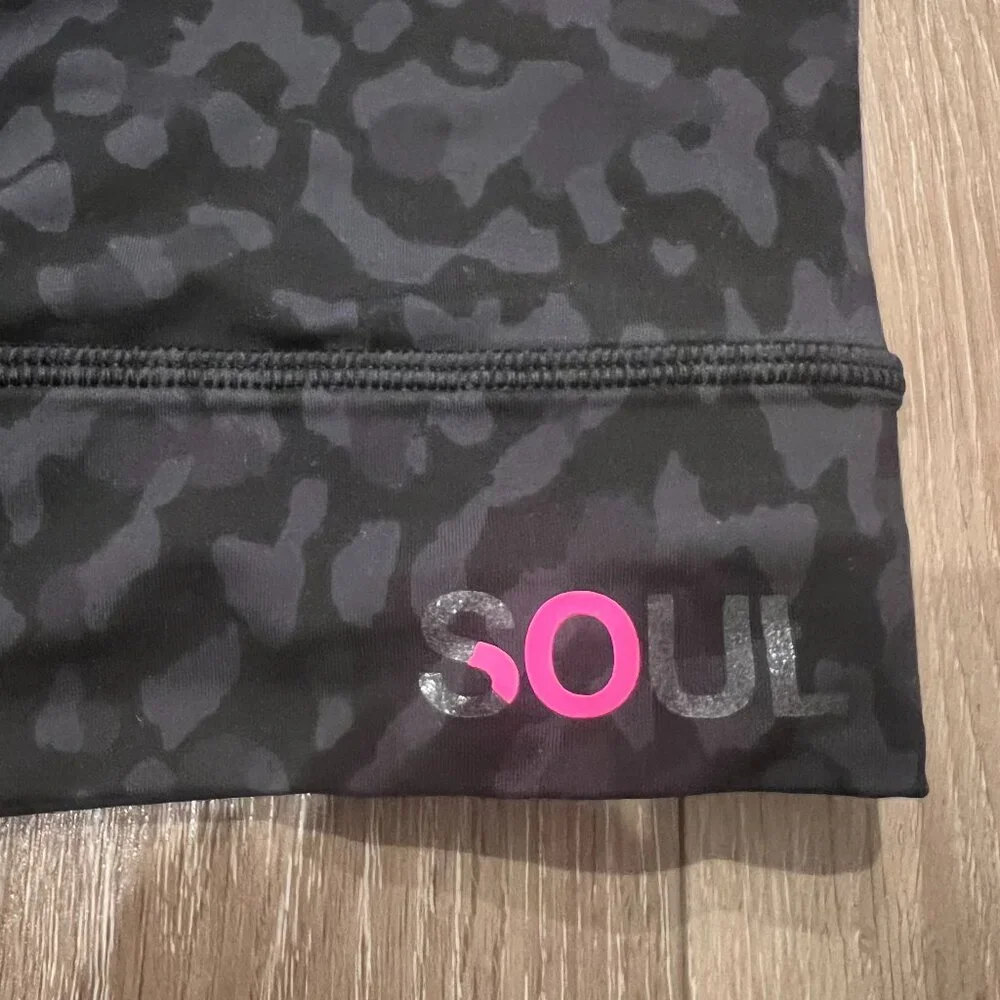 Lululemon X Soulcycle Energy Bra in snow leopard - Picture 2 of 4